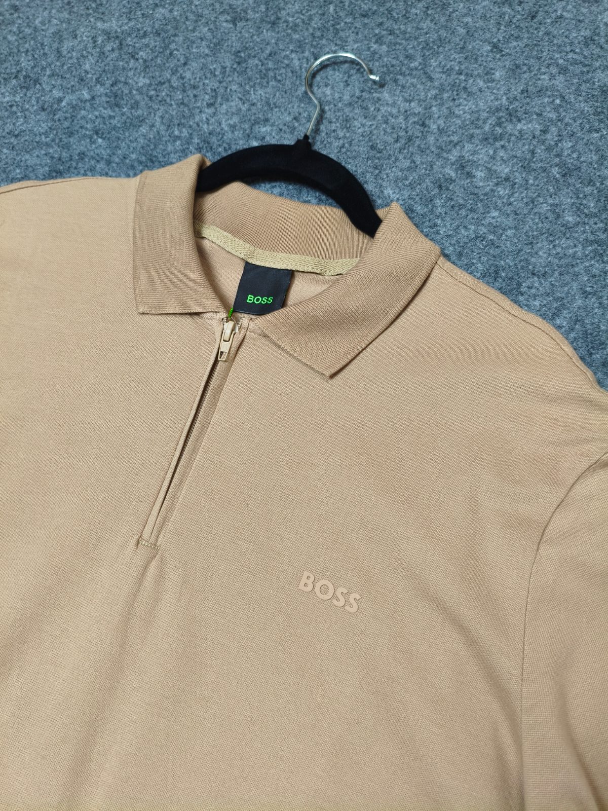 Polo BOSS - Marrom claro